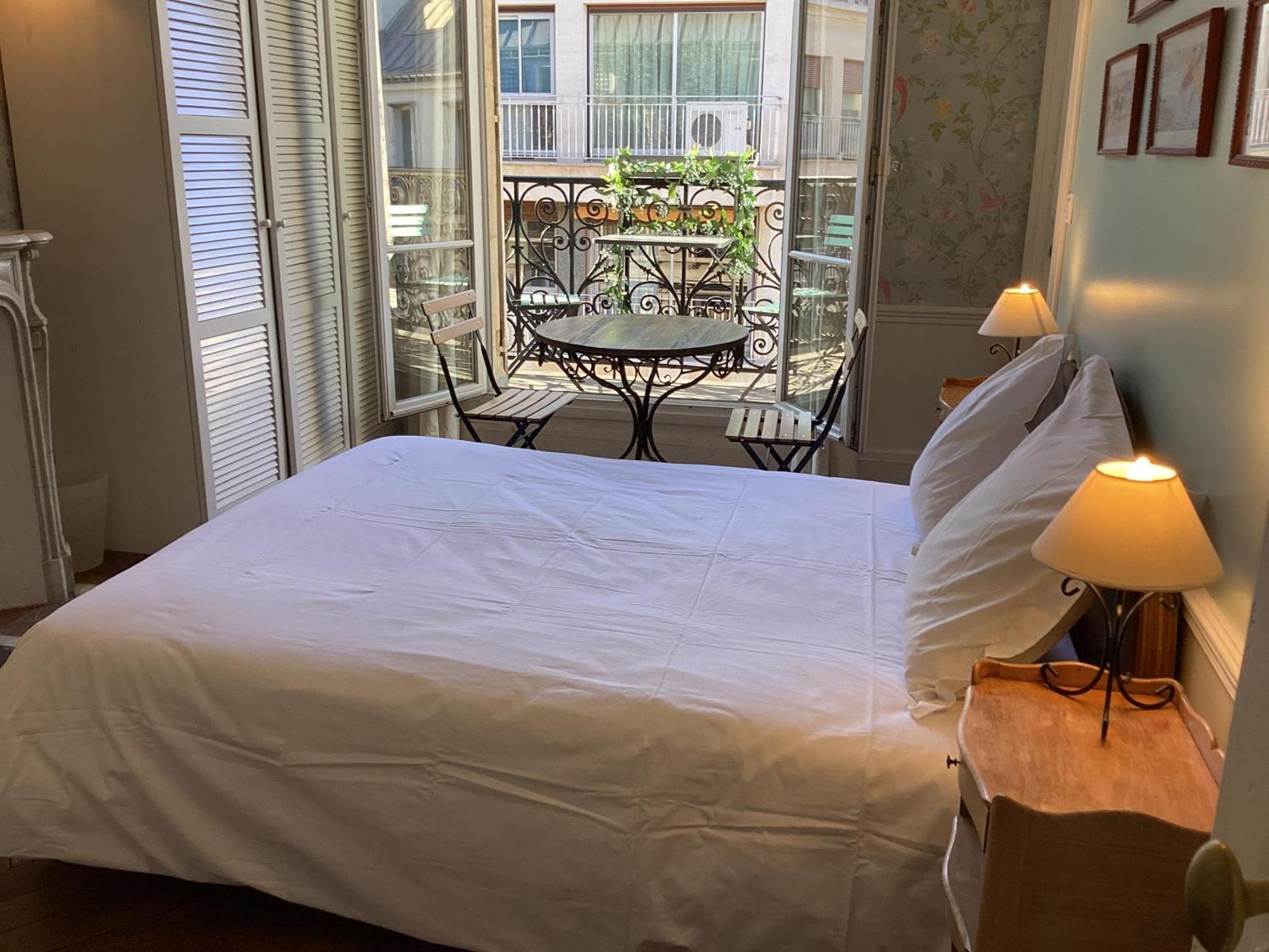 Bed And Breakfast Paris Quartier Champs-Elysees ภายนอก รูปภาพ