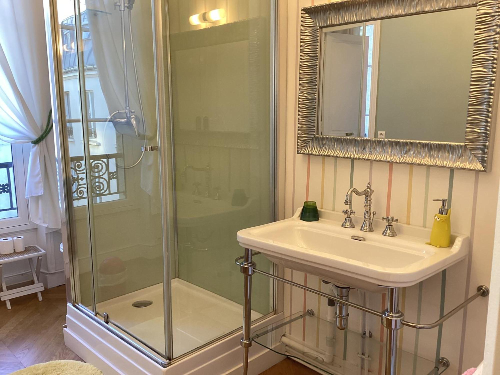 Bed And Breakfast Paris Quartier Champs-Elysees ภายนอก รูปภาพ