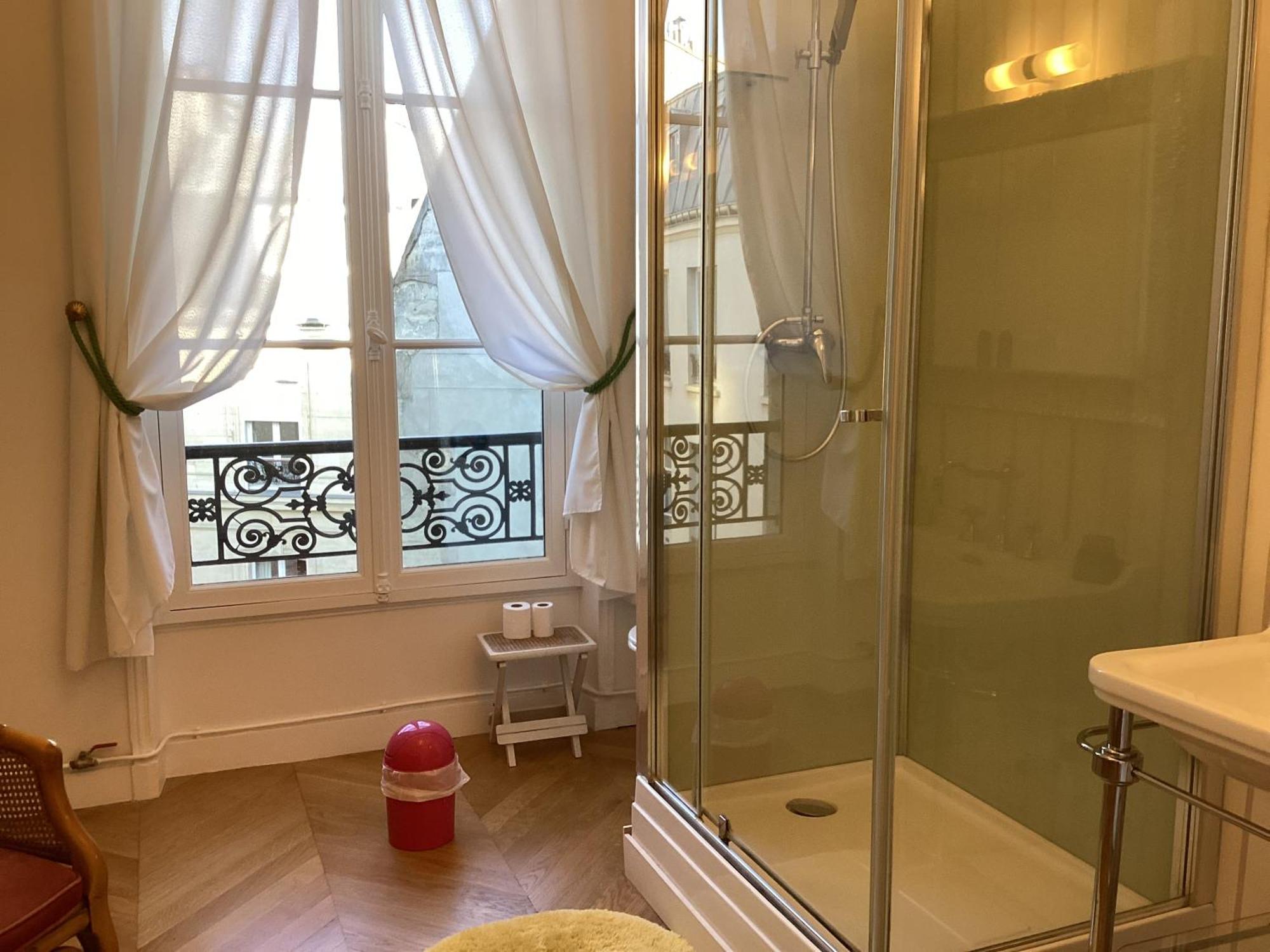 Bed And Breakfast Paris Quartier Champs-Elysees ภายนอก รูปภาพ