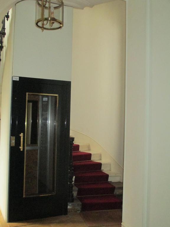 Bed And Breakfast Paris Quartier Champs-Elysees ภายนอก รูปภาพ